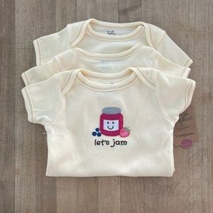Berry sweet onesie set